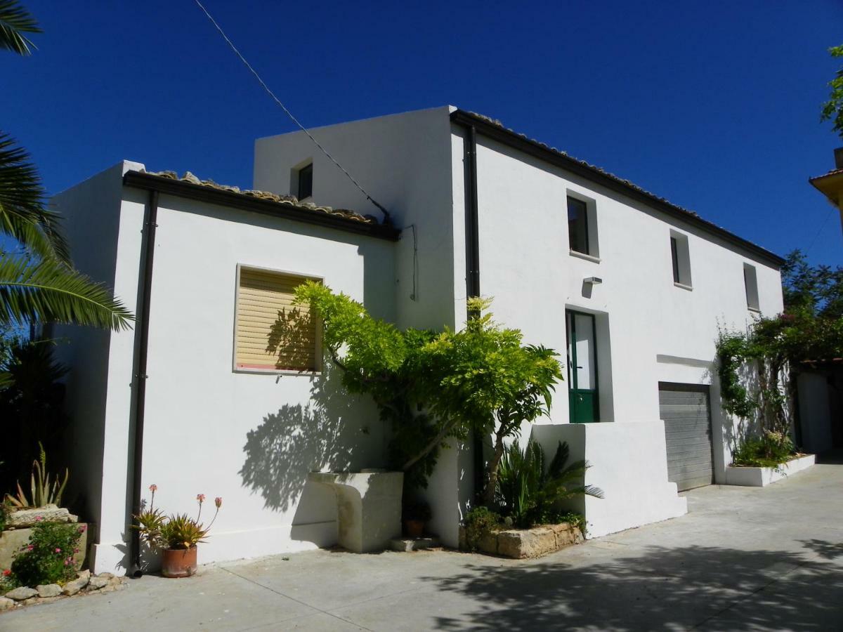 Dabbanna Guest House Chiaramonte Gulfi Exterior photo