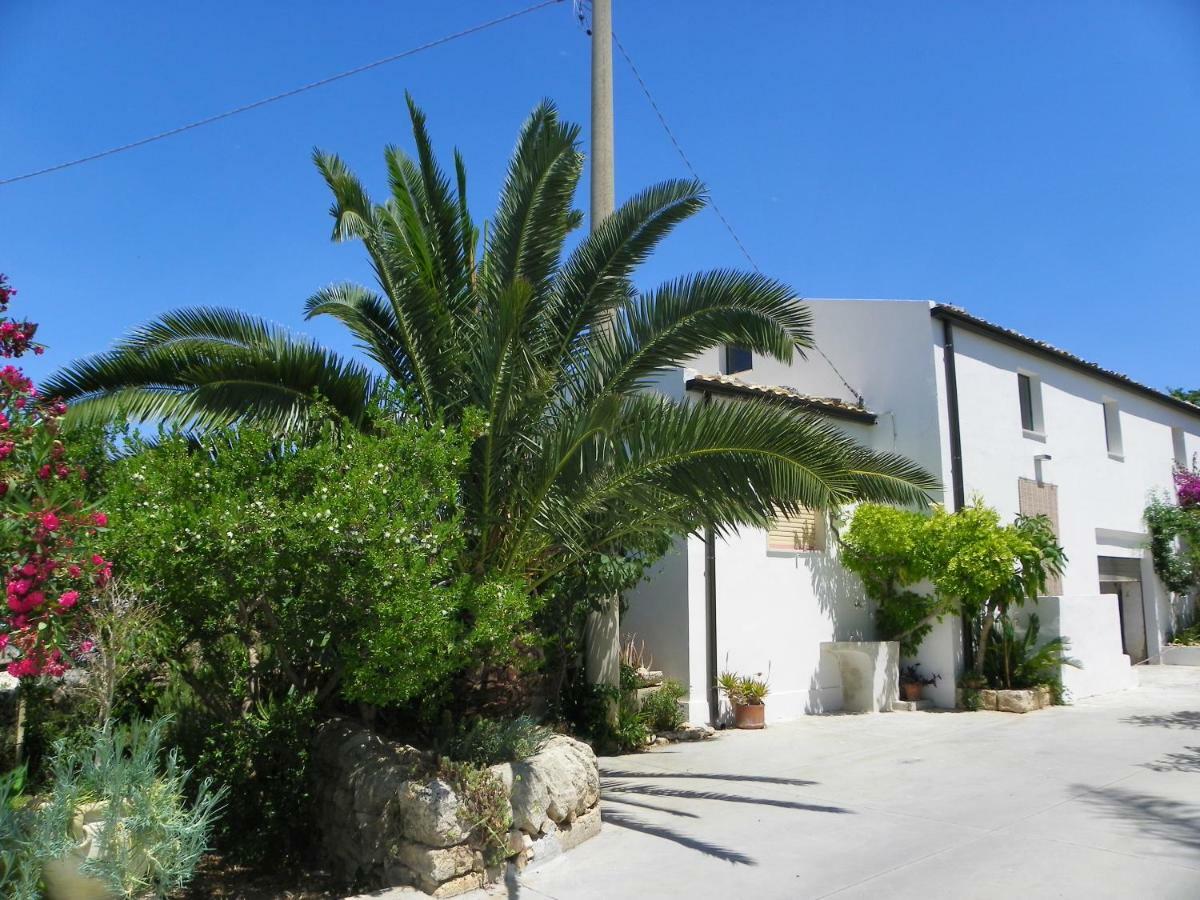 Dabbanna Guest House Chiaramonte Gulfi Exterior photo