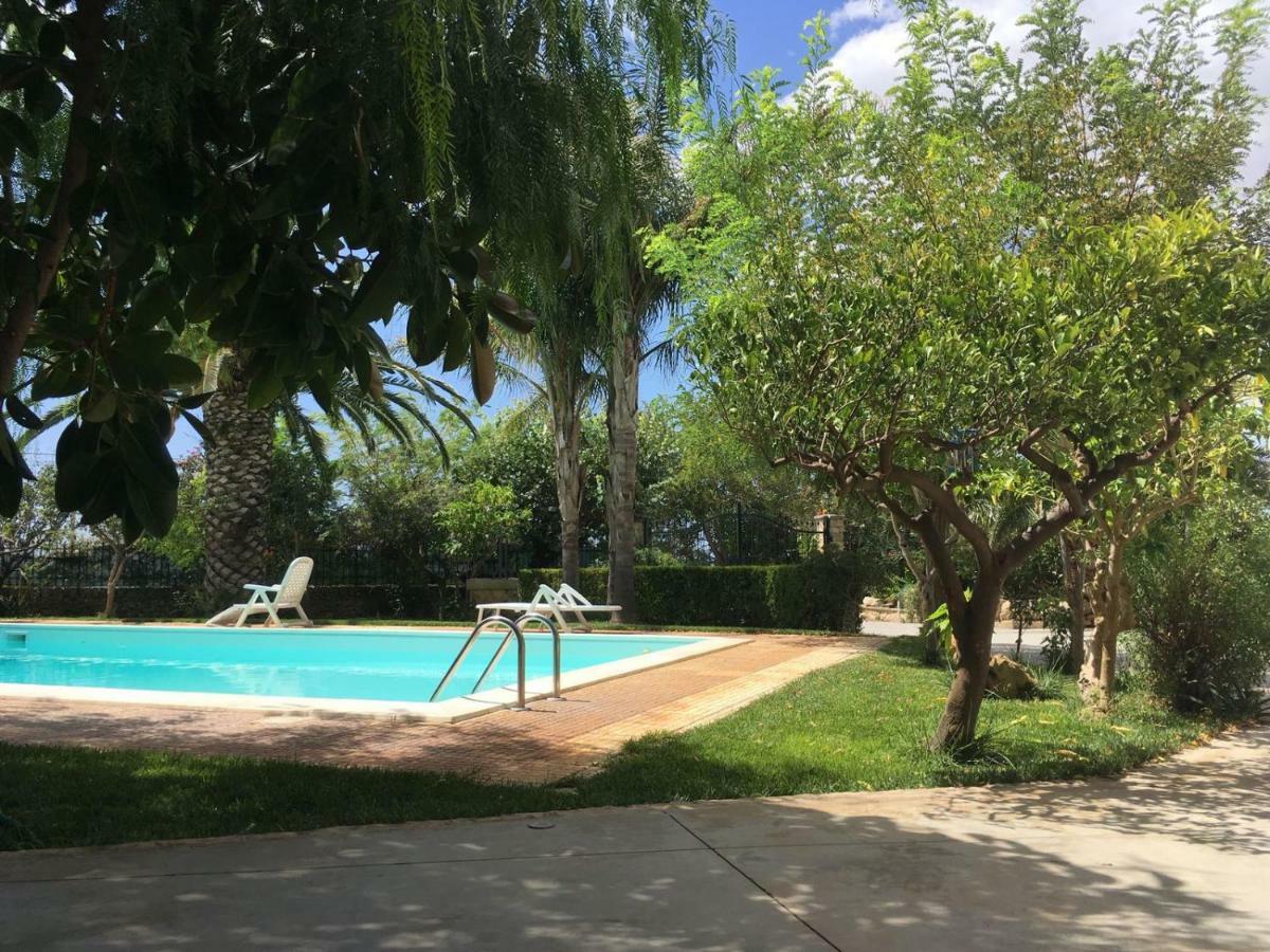 Dabbanna Guest House Chiaramonte Gulfi Exterior photo